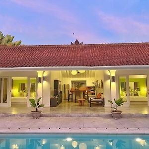 Fully Renovated Villa 3Br In Seminyak - Oberoi Exterior photo