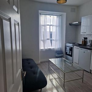 Inviting 1-Bed Apartment In Cork Exterior photo
