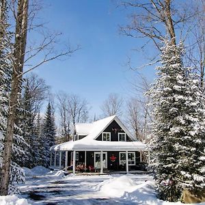 Villa The Hidden Porch At Sir Sam'S Haliburton Exterior photo