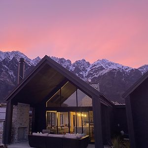 Villa Luxury Alpine Retreat With A Hot Tub Frankton Exterior photo
