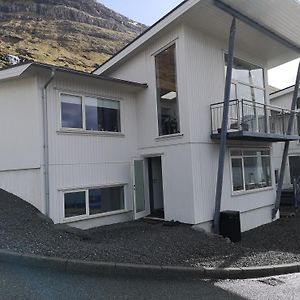 Ferienwohnung Amazing Sea And Mountain View Klaksvík Exterior photo