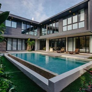 Golden Sands Villa: 5-Bedroom In Berawa Canggu Exterior photo