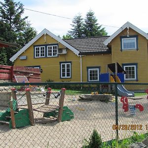 Hotel Bondegardsparken Farm Holiday Kristiansand Exterior photo