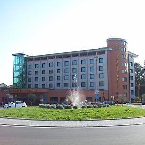 Palace Hotel Legnano Exterior photo