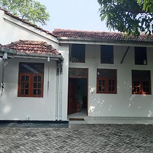 Ferienwohnung Shalom Residencies Negombo Exterior photo
