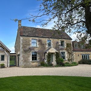 Villa Stylish Secluded Country Retreat With Garden Whitley  Exterior photo