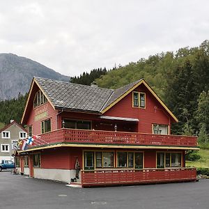 Hotel Kvamsdal Pensjonat 1 Eidfjord Exterior photo