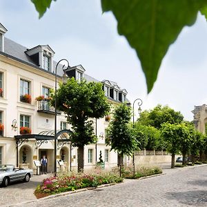 Hotel Auberge du Jeu de Paume Chantilly Exterior photo