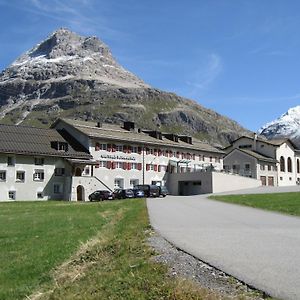 Gasthaus&Hotel Berninahaus Pontresina Exterior photo