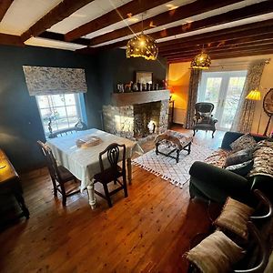 17Th Century Cottage On Farm In Vale Of Glamorgan Bonvilston Exterior photo