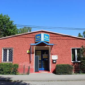 Hotel Pension Schwalbenweg Schönefeld Exterior photo