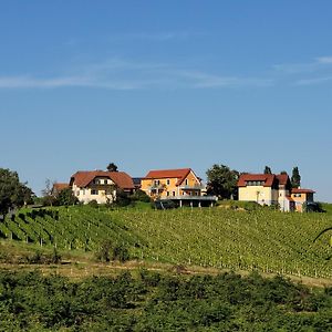 Bed and Breakfast Weinhof Reichmann Sankt Peter am Ottersbach Exterior photo