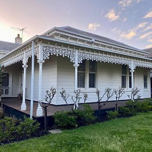 Villa Camberwell'S Lyrical Vintage Abode Melbourne City Exterior photo