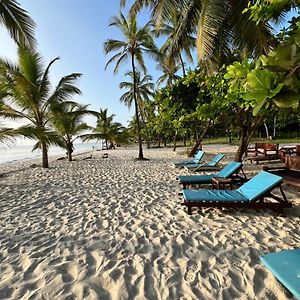 Fisherhut Beachfront Studios Diani Beach Exterior photo