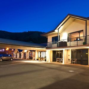 Broadway Motel Picton Exterior photo