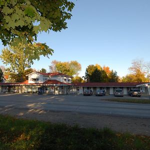 Kings Inn Orillia Exterior photo