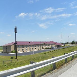 Royalton Inn&Suites Upper Sandusky Exterior photo