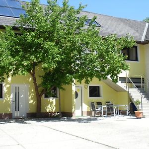 Villa Peterseil's Radl Zimmer Mauthausen Exterior photo