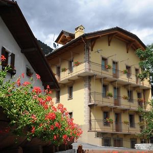 Gasthaus La Maison De Franco Valpelline Exterior photo