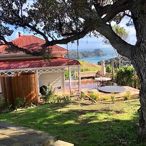 Crescent Villa - Stay Waiheke Ostend Exterior photo