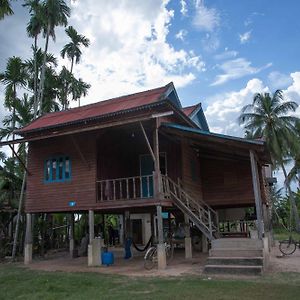 Chansor Community Homestay 18 Phumi Trach Pok Exterior photo