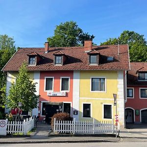 Bed and Breakfast Lindenhof Ybbs Ybbs an der Donau Exterior photo