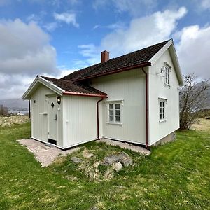 Villa Storhella - Feriehus Med Fantastisk Beliggenhet Sennesvik Exterior photo