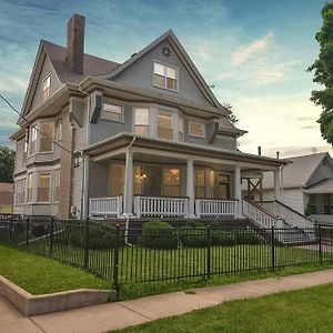 Villa Historic Charm Downtown Newly Renovated 2Br Apt Bloomington Exterior photo