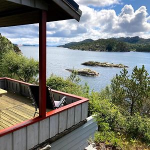 Villa Bergen/Sotra:Waterfront Cabin Haganes Exterior photo