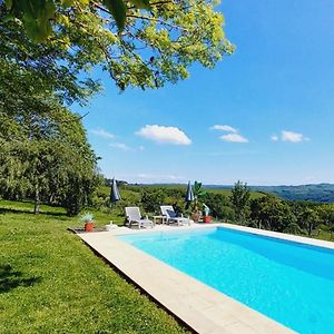 Villa La Croix Des Landes Gite Ou Chambre D'Hote Avec Piscine A Chouvigny Exterior photo