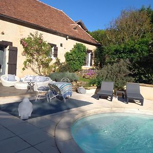 Bed and Breakfast Les Taloches Tourtoirac Exterior photo