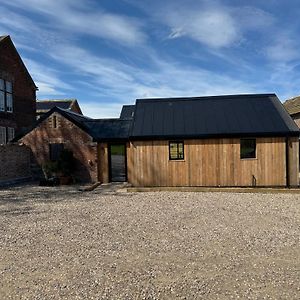 Villa The Stables, Modern 2 Bed, 4 Person, Rural Barn Conversion With Great Access Silkstone Exterior photo