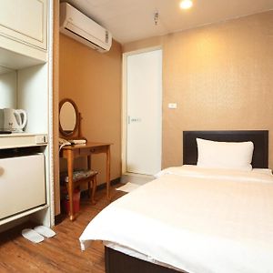 Banciaoking Hotel Taipeh Room photo