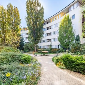 Ferienwohnung Cozy Studio At Residential Area - Free Street Parking Budapest Exterior photo