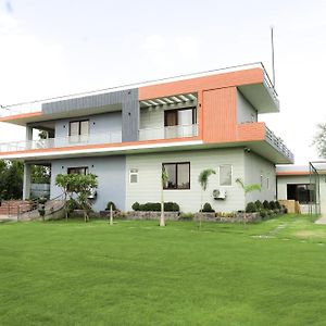 Villa Aarul Farms Gurgaon Exterior photo
