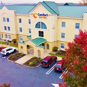 Comfort Suites East Brunswick Exterior photo