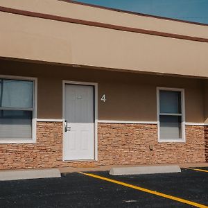 Anchor Inn&Suites Jamestown Exterior photo