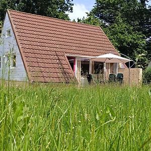 Villa 6-Pers Vakantiebungalow In Het Heuvelland Simpelveld Exterior photo