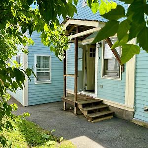 Ferienwohnung Traveler'S Den In Medford Exterior photo