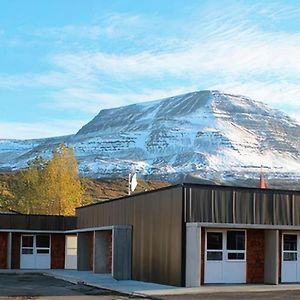 Taergesen B&B Reydarfjordur Exterior photo