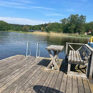 Lake Front Appartment Sigtuna Exterior photo