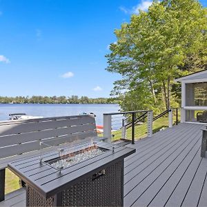 Villa The Lakehouse East Freetown Rochester Exterior photo