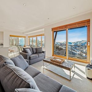 Ferienwohnung Schnapps Penthouse Ski Apt With Undercover Parking Mount Hotham Exterior photo