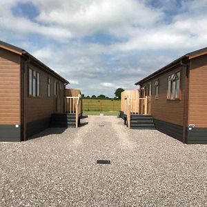 Larkrise Farm Lodges Babcary Exterior photo