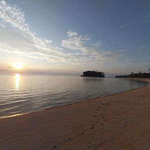 Hotel Olivers Binucot Beach House Romblon Exterior photo