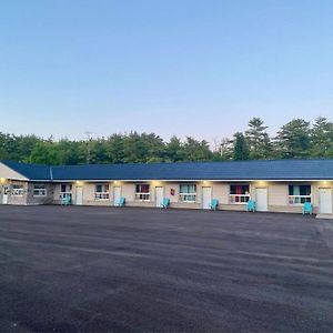 Motel Muskoka Nights Gravenhurst Exterior photo