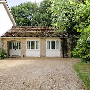 Garden Cottage Acton Turville Exterior photo