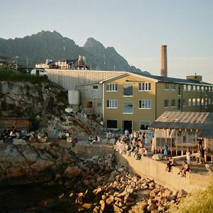 Hotel Trevarefabrikken Henningsvær Exterior photo