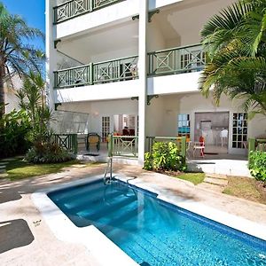 Ferienwohnung Casual Beachfront Studio With Pool Apts Bridgetown Exterior photo