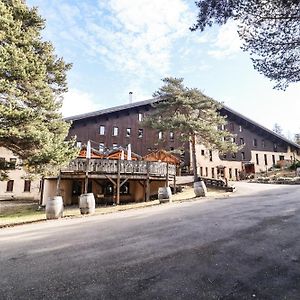 Hotel Domaine De L'Adoux Montclar  Exterior photo